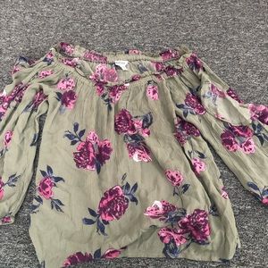 Over the shoulder top